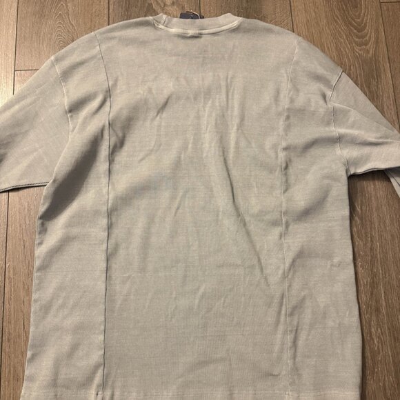 Reebok Crewneck Grey Size M but fits like L - Picture 2 of 2
